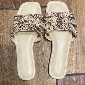 Vaneli Women's Snakeskin Pattern Sandals - Cream and Brown